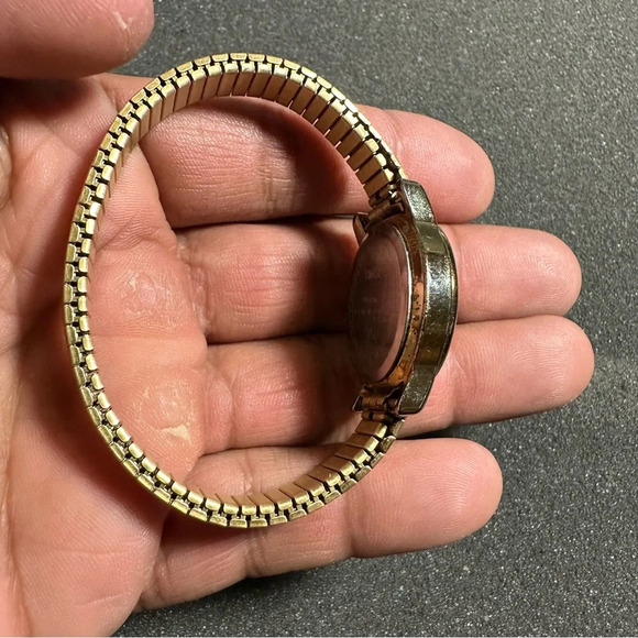 Carriage Indiglo Date Just Ladies Quartz Watch Gold Tone Stretch Band Working - Picture 7 of 10